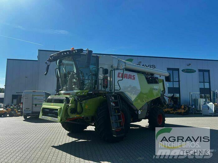 CLAAS TRION 650 Ražas novākšanas kombaini