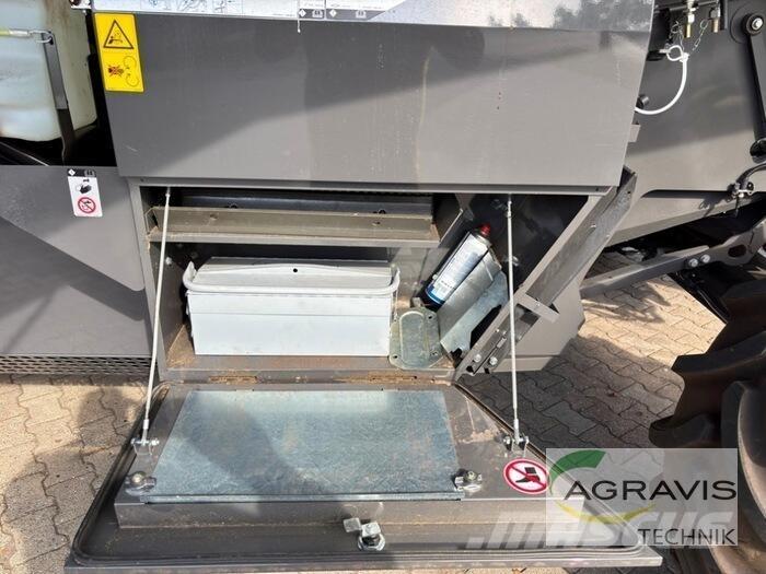 CLAAS TRION 650 Ražas novākšanas kombaini