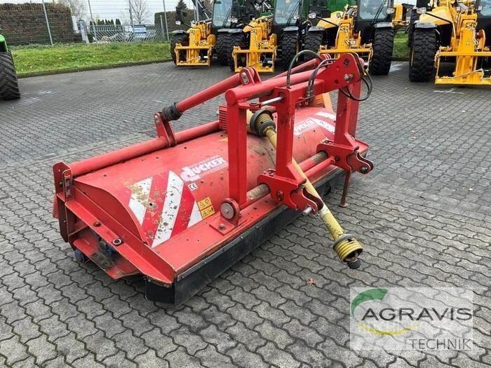 Dücker UM 27 Pļaujmašīnas/pašgājēji