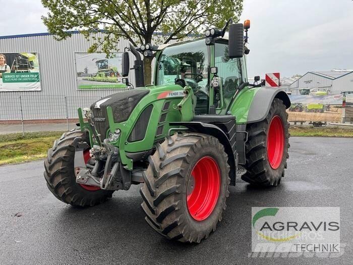 Fendt 714 VARIO S4 Traktori