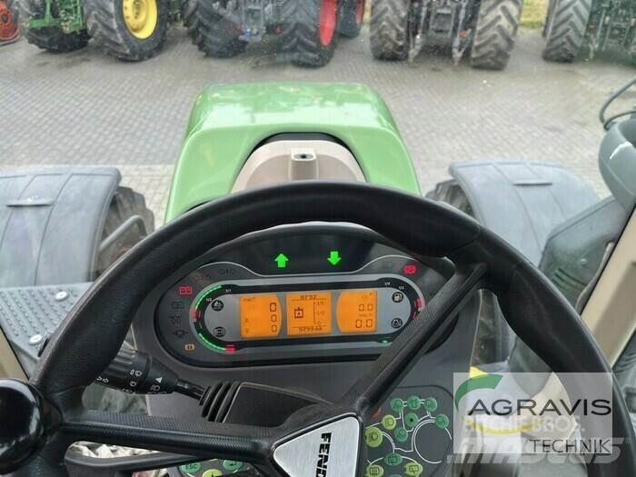 Fendt 724 VARIO S4 Traktori