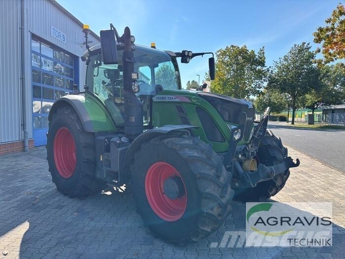 Fendt 724 VARIO S4 Traktori