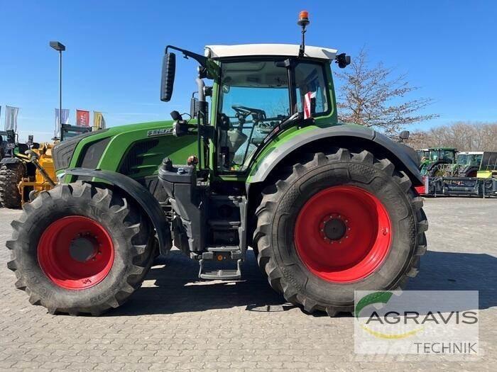 Fendt 828 VARIO S4 Traktori