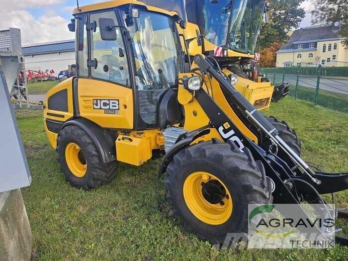 JCB 407 AGRI STUFE V Iekrāvēji uz riteņiem