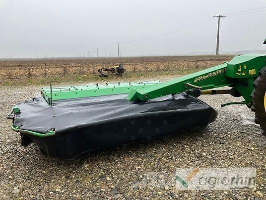 John Deere 328 A Pļaujmašīnas