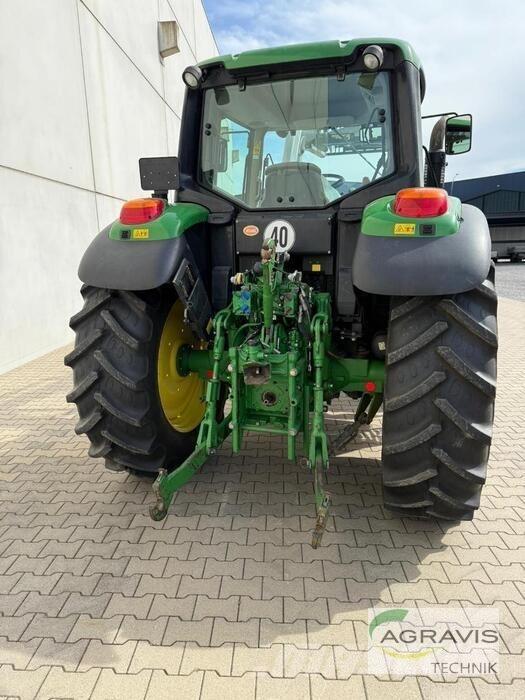 John Deere 6115 R Traktori