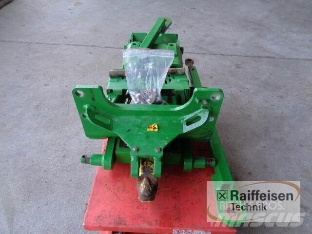 John Deere Hitch Cits traktoru papildaprīkojums