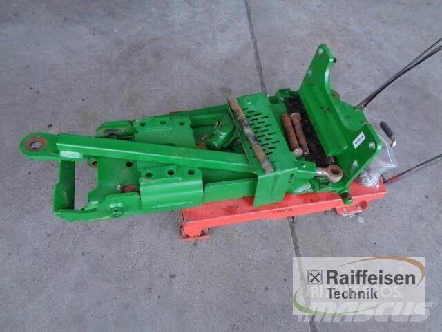 John Deere Hitch Cits traktoru papildaprīkojums