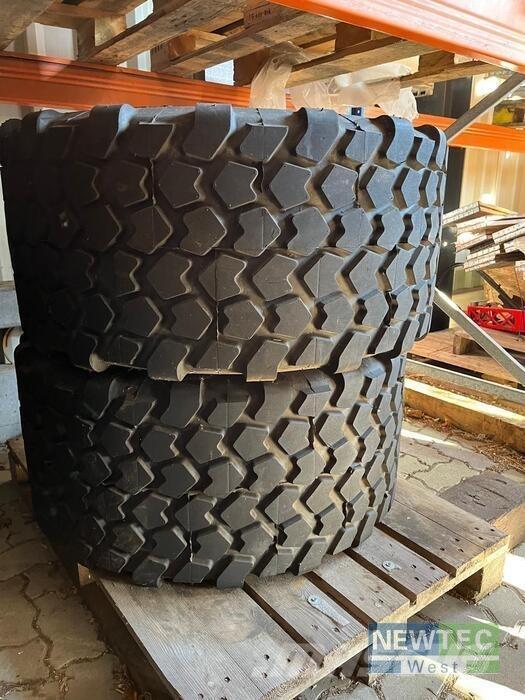  KR445/45R19.5 Riepas, riteņi un diski