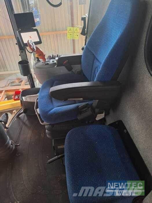 New Holland CX 5090 Ražas novākšanas kombaini