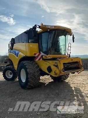 New Holland CX 8090 Ražas novākšanas kombaini