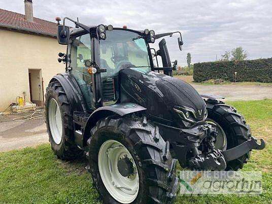 Valtra G125V Traktori