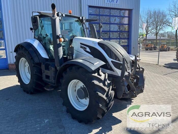 Valtra T 214 D Traktori