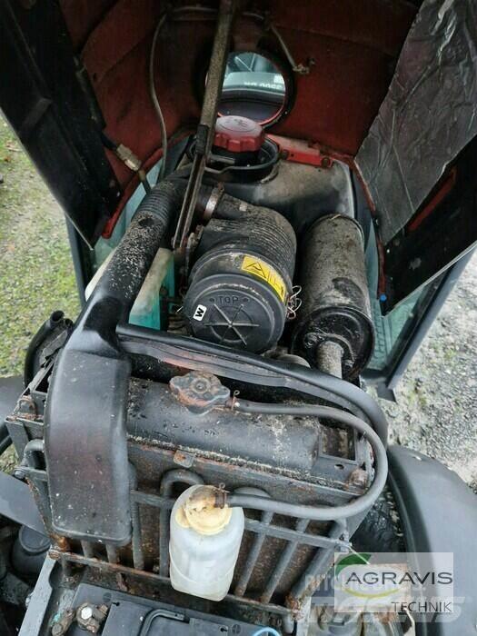 Yanmar EF 235H Kompaktie traktori