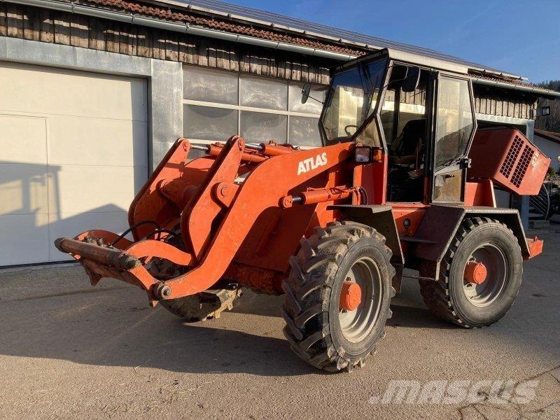 Atlas AR 82 E Iekrāvēji uz riteņiem