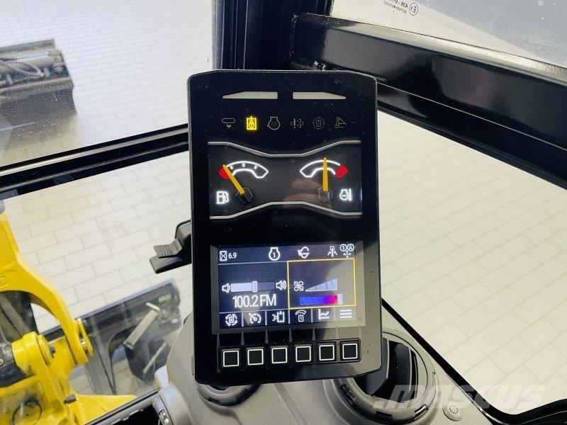 CAT 302CR-05A Ekskavatori uz riteņiem