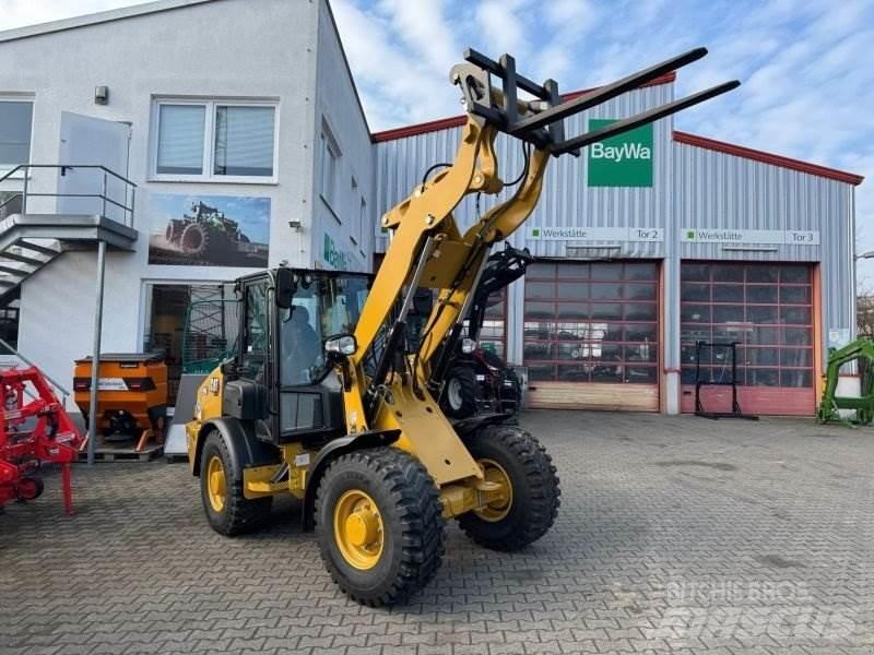 CAT 906-14 Iekrāvēji uz riteņiem