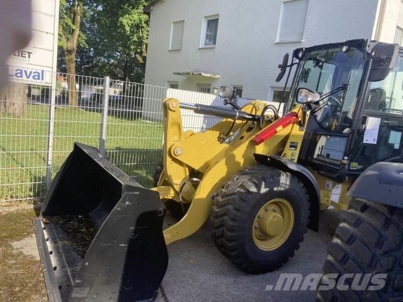 CAT 906-14 Iekrāvēji uz riteņiem