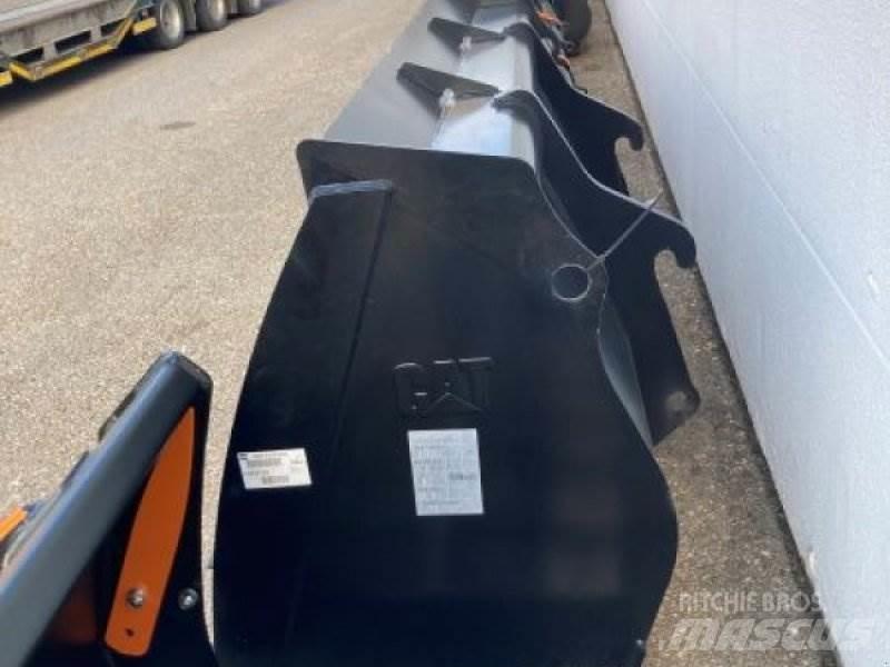 CAT 908 Iekrāvēji uz riteņiem