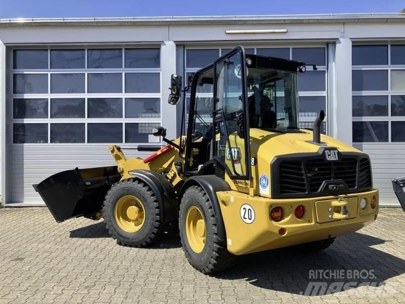 CAT 908-14A Iekrāvēji uz riteņiem