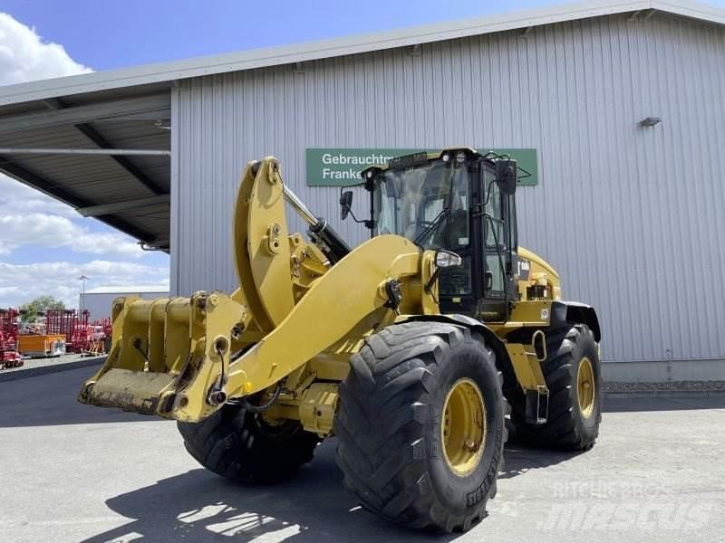 CAT 938M Iekrāvēji uz riteņiem