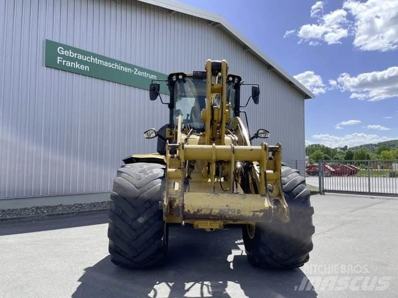 CAT 938M Iekrāvēji uz riteņiem