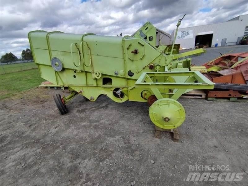 CLAAS Corsar Ražas novākšanas kombaini