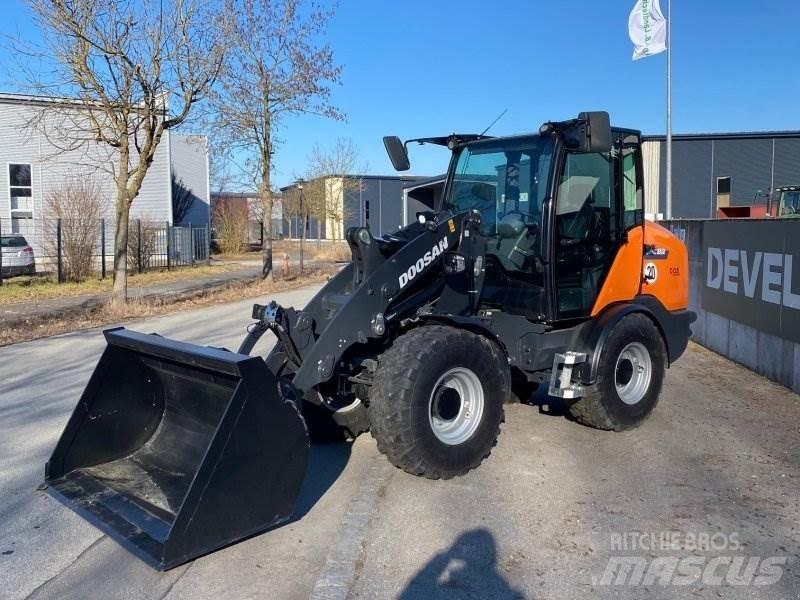 Doosan DL 80-7 Iekrāvēji uz riteņiem