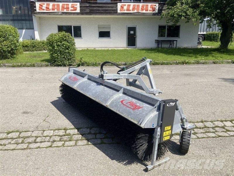 Fliegl TYP 700 Ielu tīrīšanas mašīnas