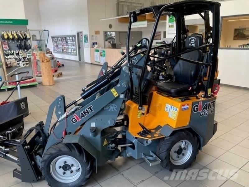 GiANT G1200 Lietoti riteņu kompaktiekrāvēji
