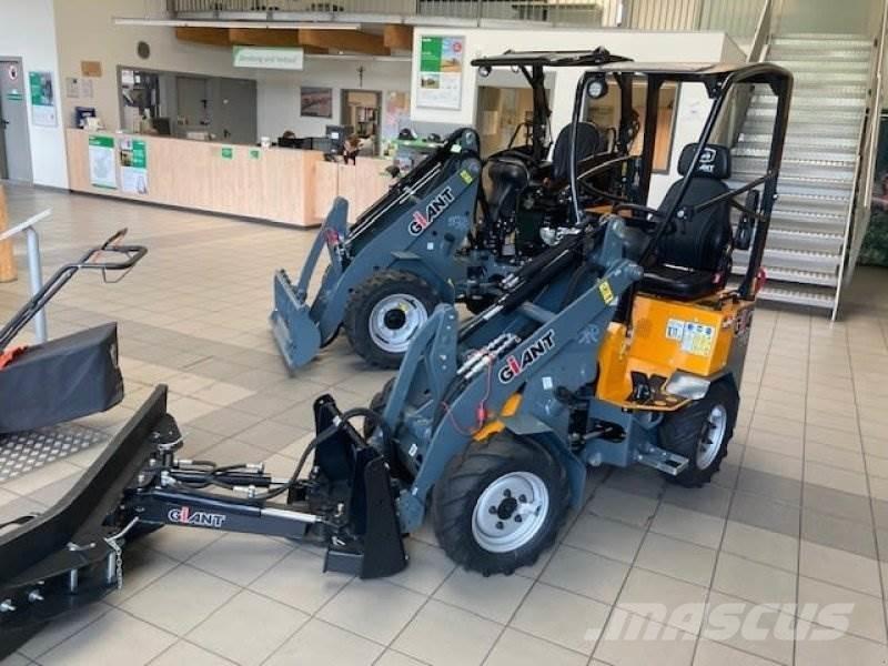GiANT G1200 Lietoti riteņu kompaktiekrāvēji