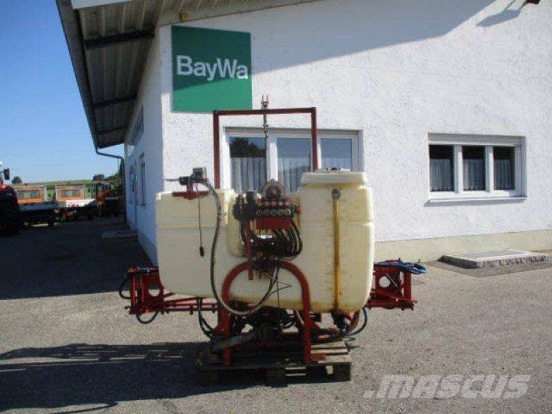  IS 600 #995 Mēslojuma izkliedētājs