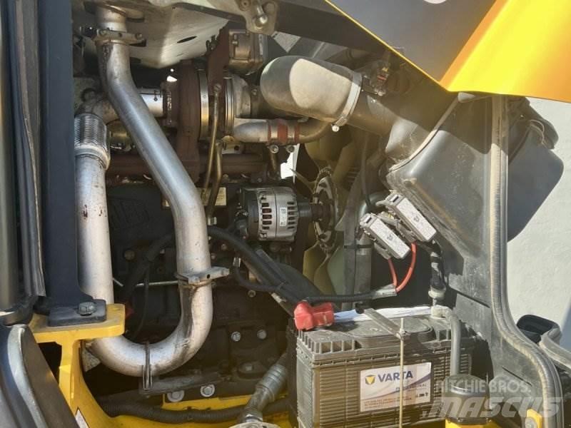 JCB TM 320 S Iekrāvēji uz riteņiem