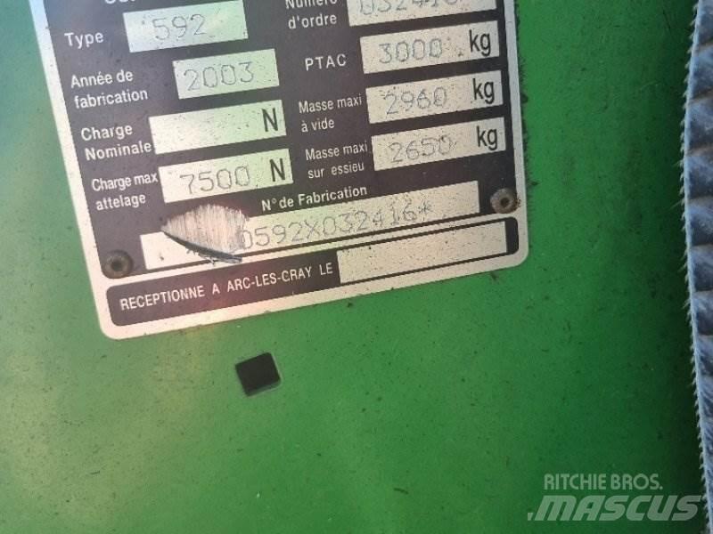 John Deere 592 Rituļu preses
