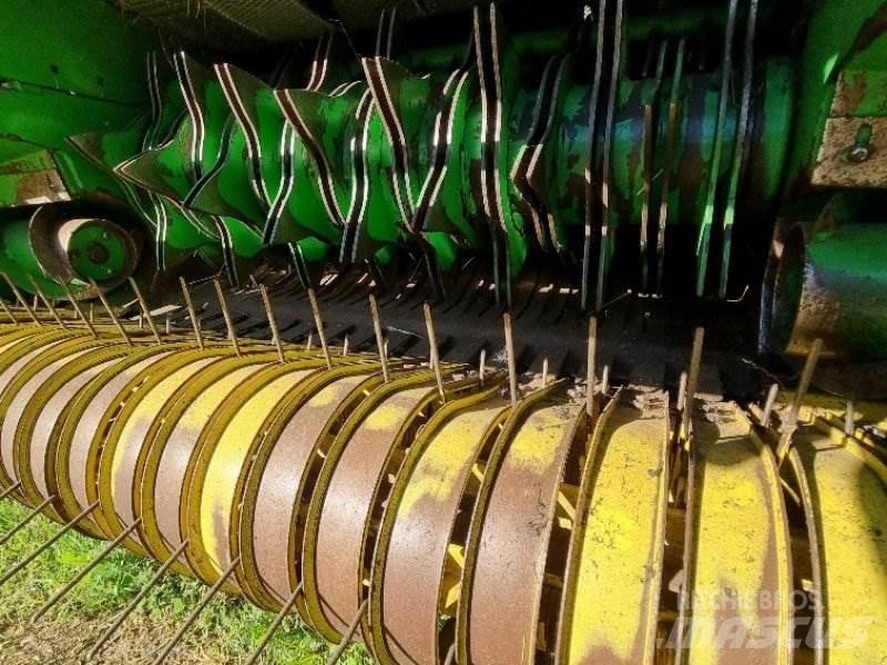 John Deere 592 Rituļu preses