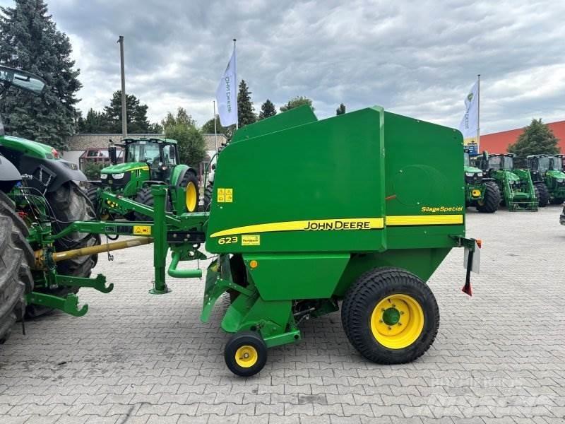 John Deere 623 Rituļu preses