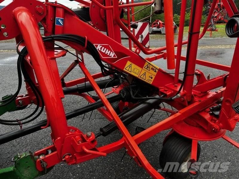 Kuhn GF 8702 Grābekļi un siena ārdītāji