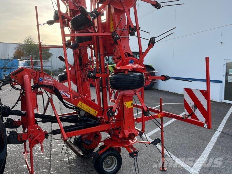 Kuhn GF 8702 Grābekļi un siena ārdītāji