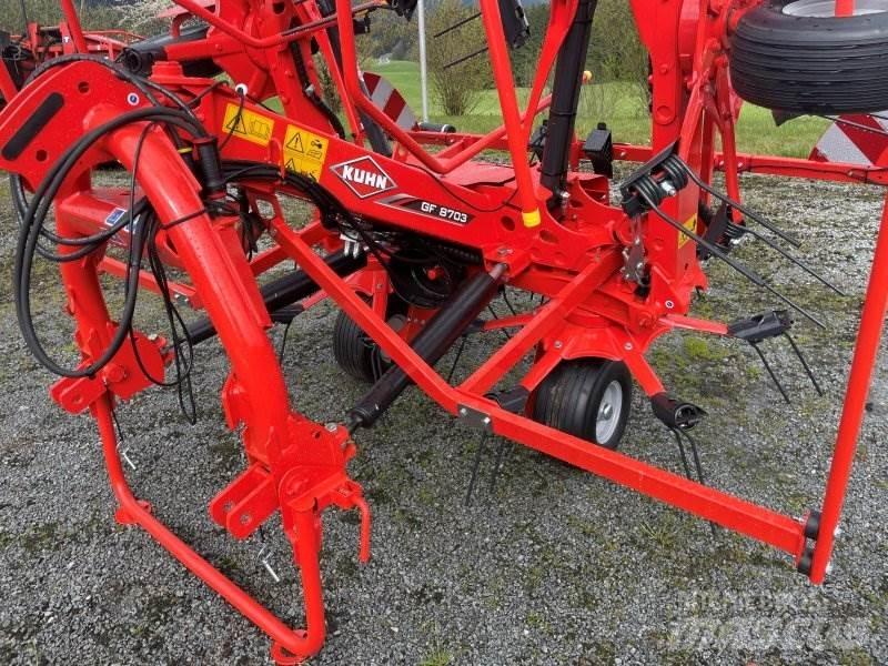 Kuhn GF 8703 Grābekļi un siena ārdītāji
