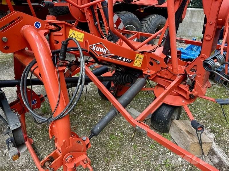 Kuhn GF 8712 Grābekļi un siena ārdītāji