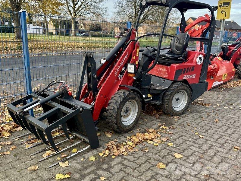 Schäffer 2028 Frontālie iekrāvēji un ekskavatori