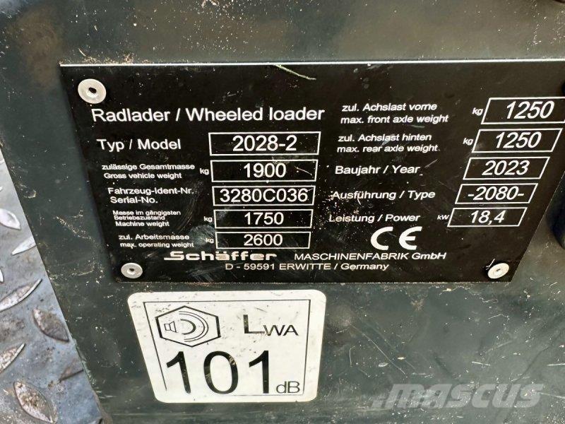 Schäffer 2028 Frontālie iekrāvēji un ekskavatori