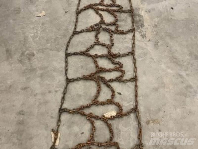  SCHNEEKETTEN Sliedes, ķēdes un šasija