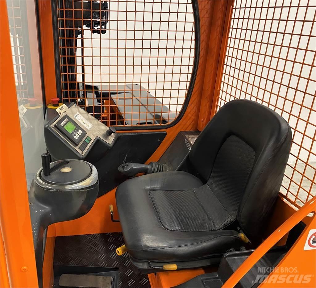 Hubtex MQ 30 AC Četru virzienu krāvēji