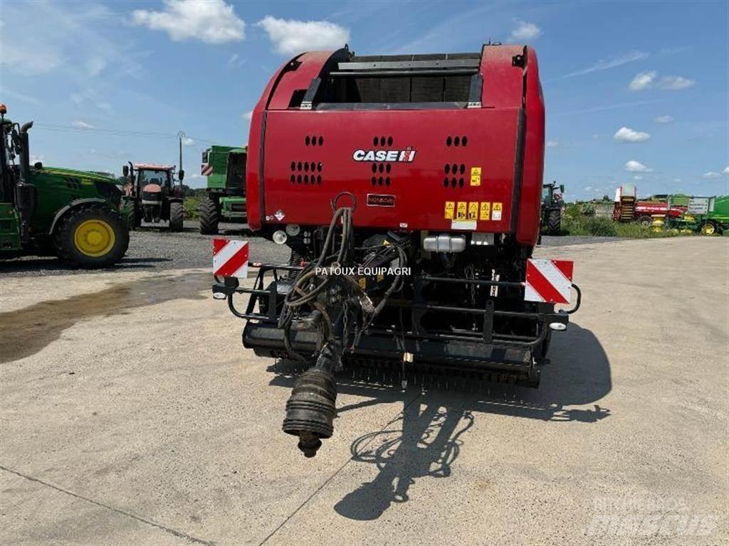 Case IH RB465 Rituļu preses