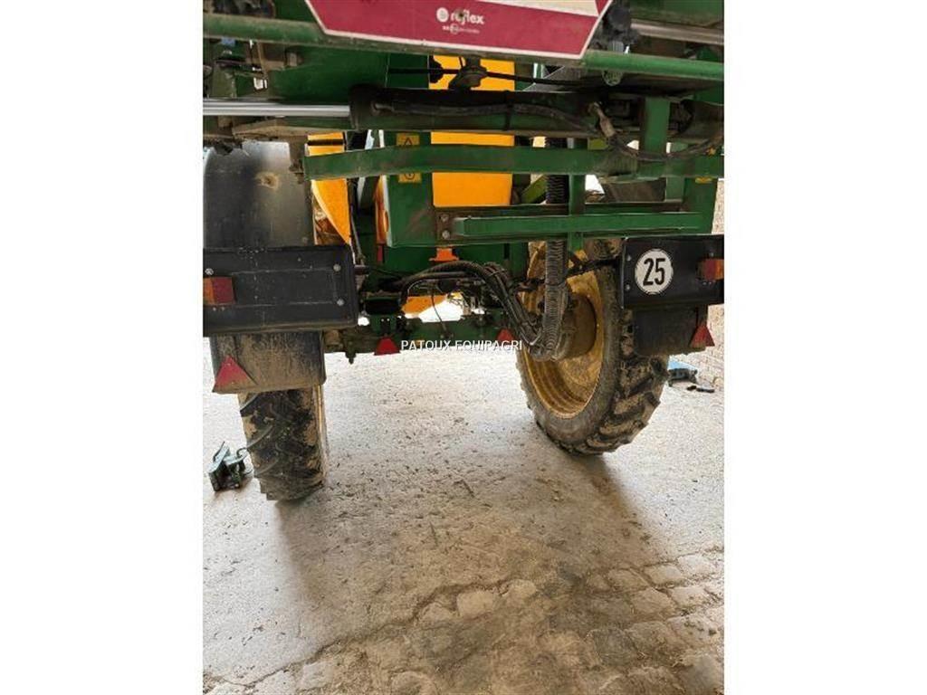 John Deere 832I Piekabināmie smidzinātāji(miglotāji)