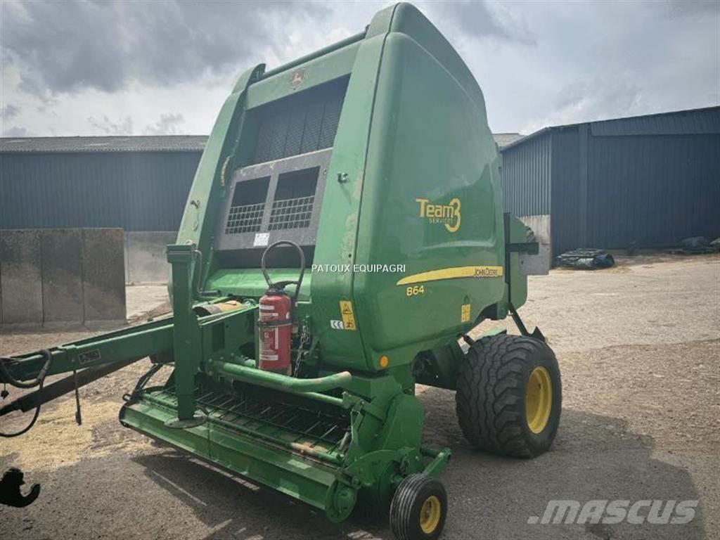 John Deere 864 Rituļu preses