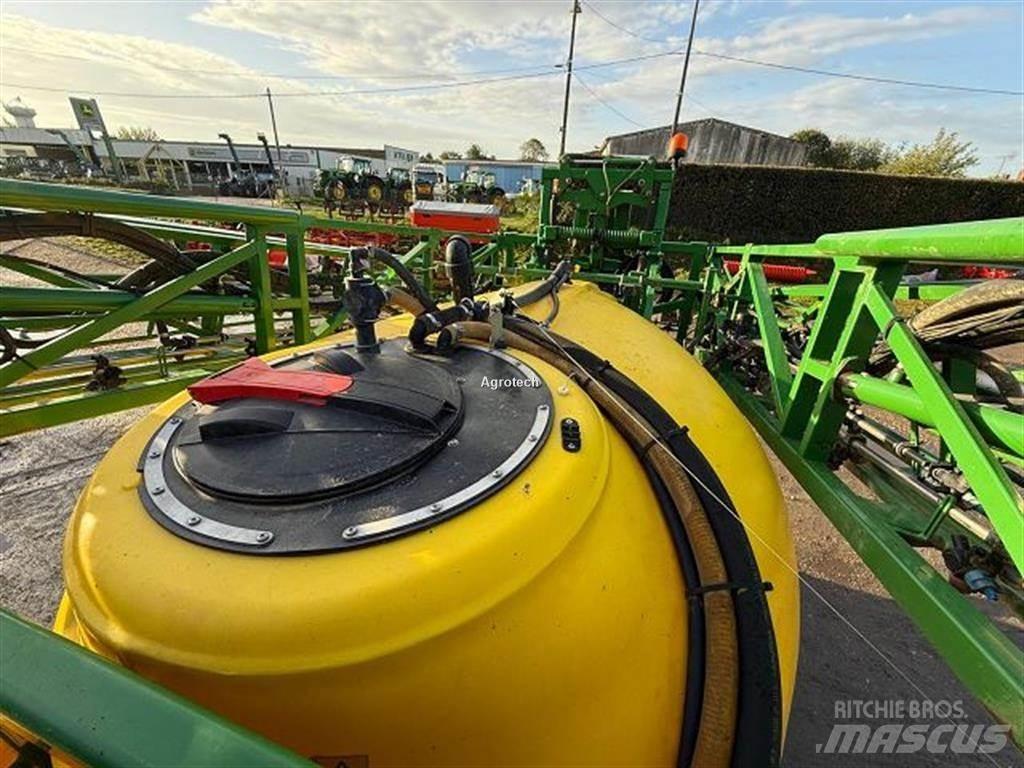 John Deere M740 Piekabināmie smidzinātāji(miglotāji)