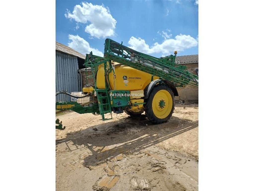 John Deere M740i Piekabināmie smidzinātāji(miglotāji)