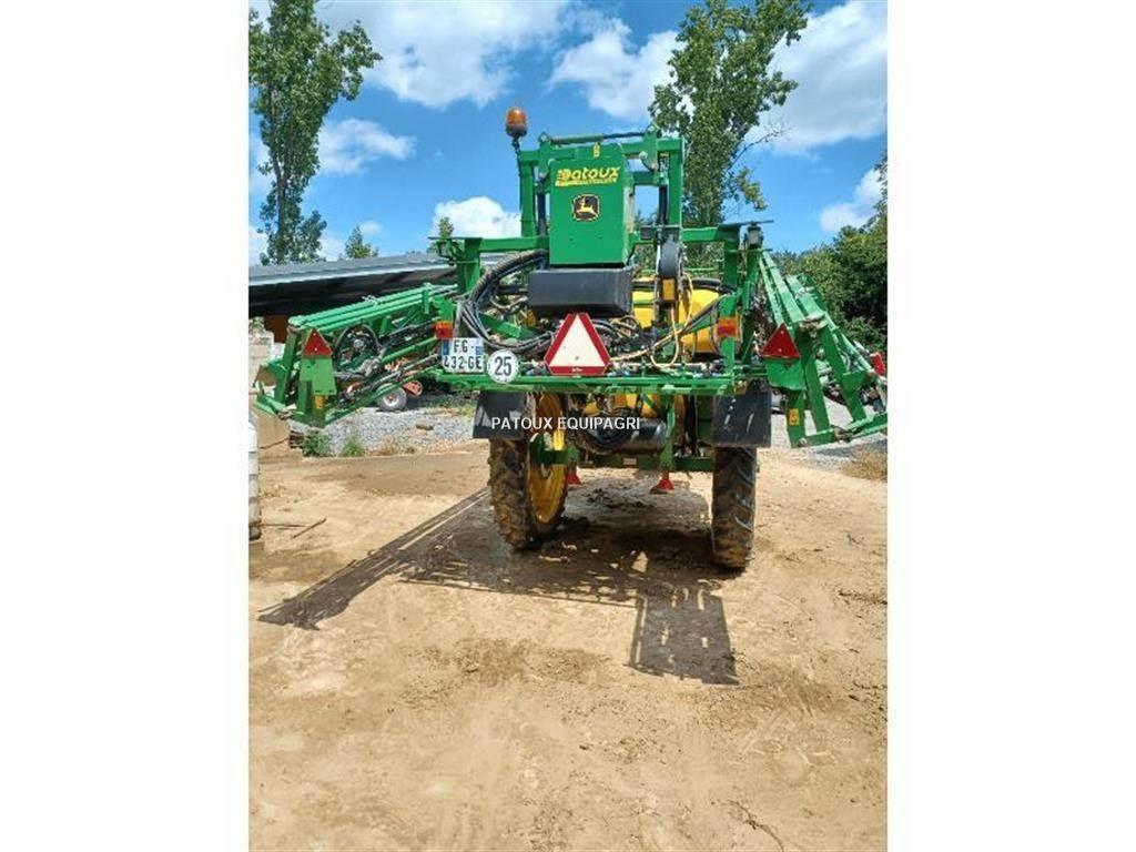 John Deere M740i Piekabināmie smidzinātāji(miglotāji)